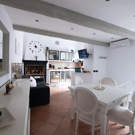 Apartment Di F & E